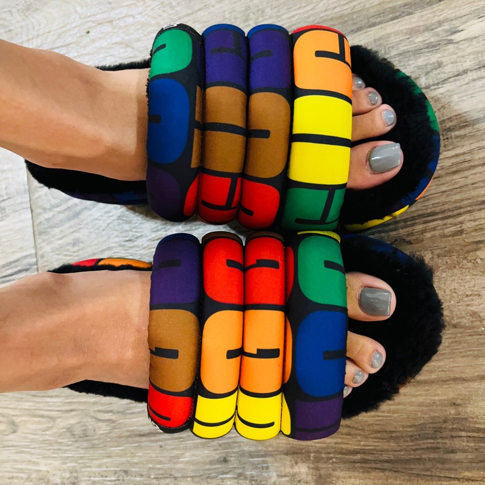 Ugg Pride Maxi Slide- gently used (worn once) no box . Size W5